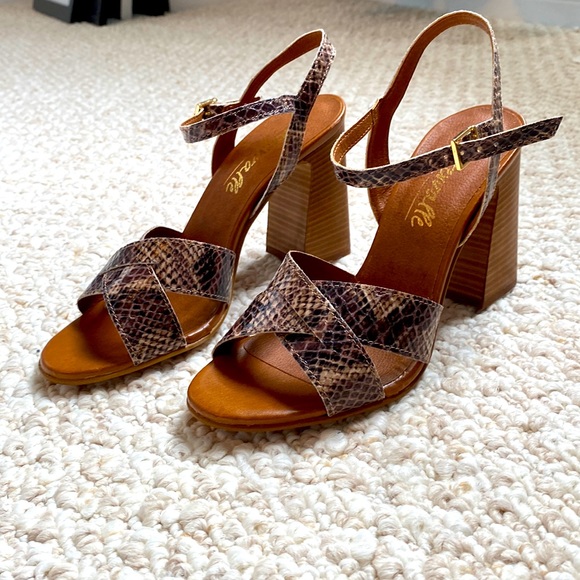 BNWT L’INTERVALLE snake skin leather sandals - Picture 2 of 7
